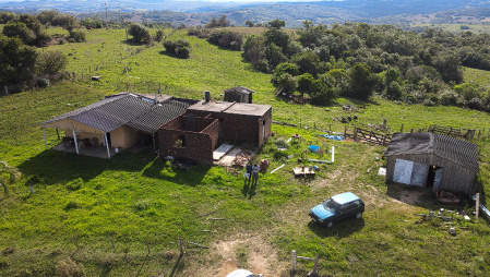 Propriedade com 19,5 hectares, campo para pecuária com um ótimo aproveitamento para agricultura.