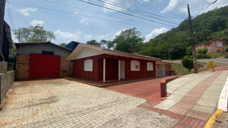 Casa com amplo espaço privativo 