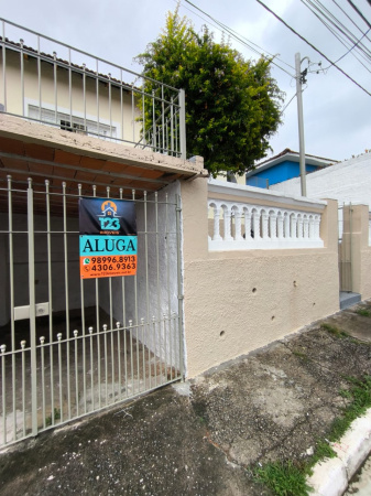 Casa Térrea com 2 dorms, 2 Banheiros, 1 Quintal